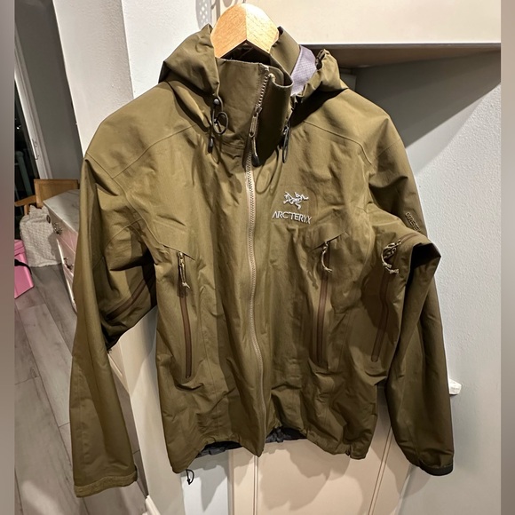 Arc’teryx Beta AR | Gortex Shell Rain Jacket | Men’s Medium | New Condition! - Picture 1 of 11